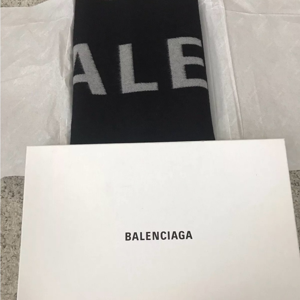 Balenciaga cashmere/wool black and gray logo scarf - Picture 11 of 12